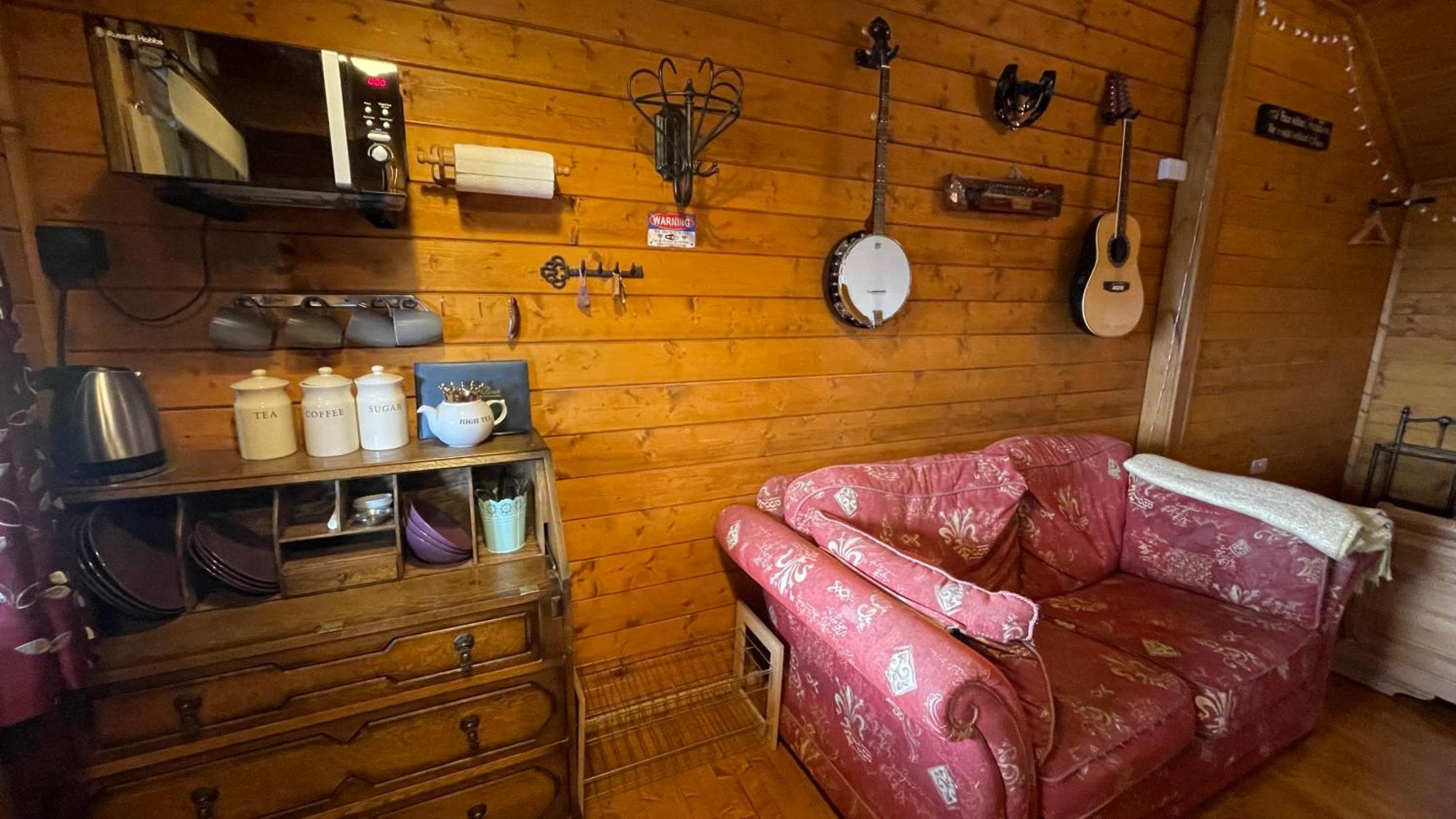 Blossom Cabin - Little Log Cabin In Wales Newtown  Bagian luar foto